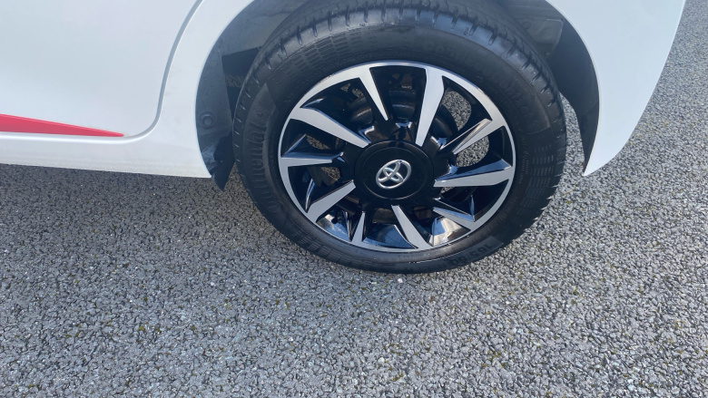 Toyota Aygo 1.0 VVT-i X-Trend TSS 5dr x-shift Petrol Hatchback